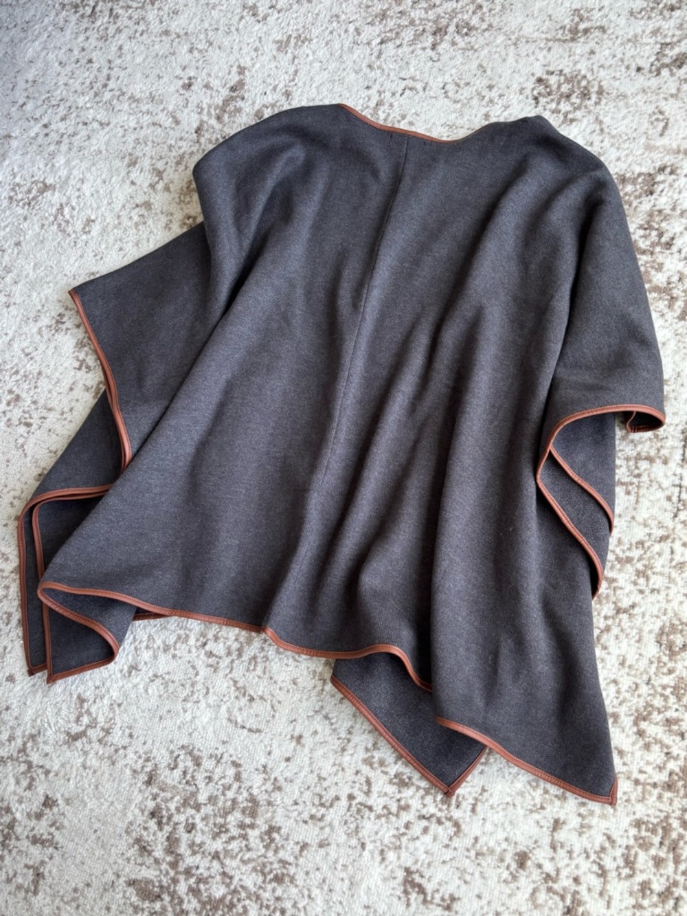 PARFOIS Poncho - Charcoal Grey Knit With Contrasting Stitching Detail (One Size) - Picture 10 of 13